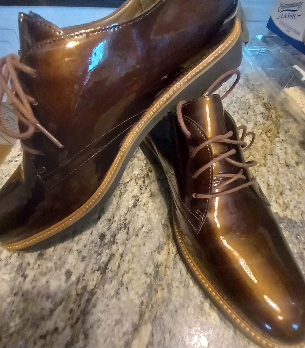 Brand New Womens ROCKPORT lace Up Patent Leather.   11M